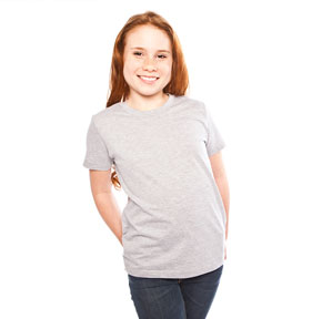 Mädchen trägt Kinder-Shirt - Vorschau